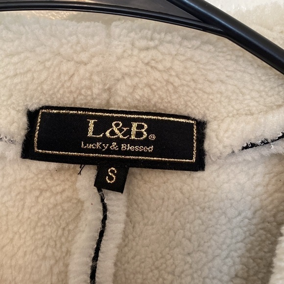 Lucky & Blessed sherpa like black and white waterfall ,pocket jacket wrap coat s - Picture 6 of 10